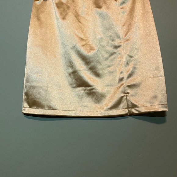 Gold split mini skirt - Picture 4 of 8